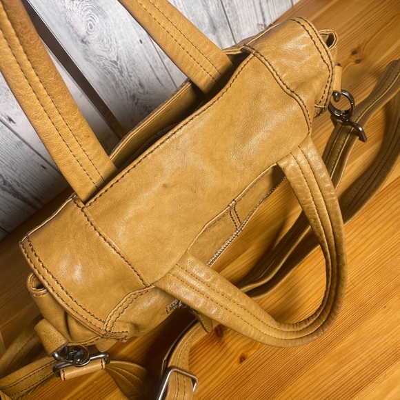 Lockheart Boho Tan Leather Button Bag - Picture 12 of 16